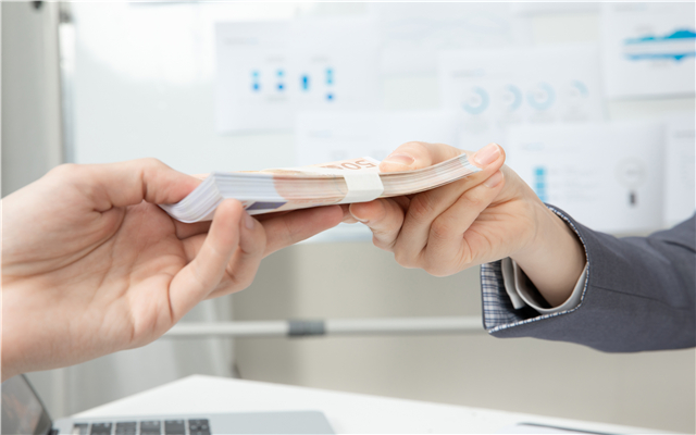 單位拖欠工資能不能領失業保險